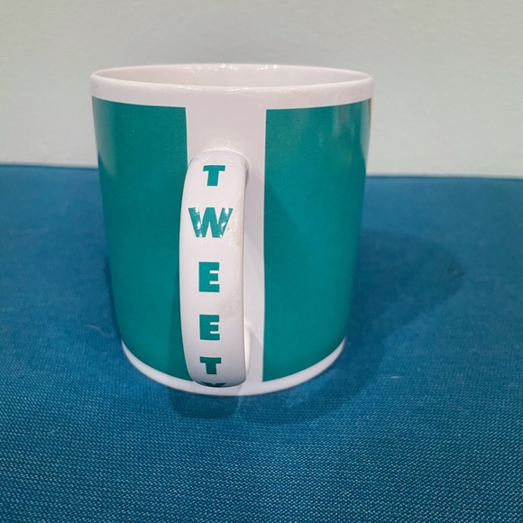 Oversized Tweety Mug - Picture 4 of 8